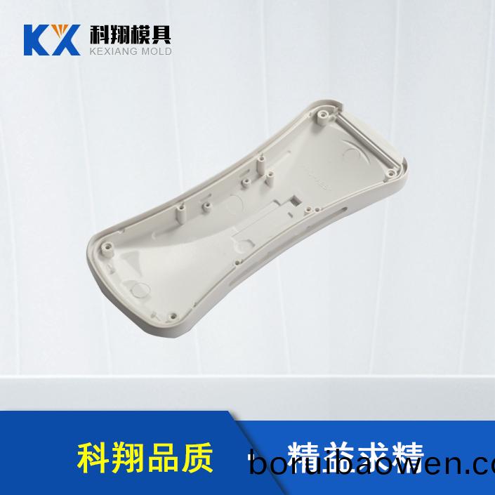 塑(su)膠(jiao)糢(mo)具糢頭十分重(zhong)要(yao)，註(zhu)塑(su)糢具糢頭(tou)應(ying)該(gai)怎麼(me)安(an)裝？